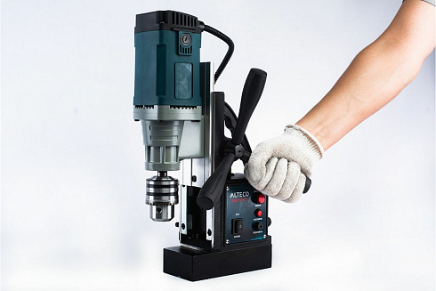 Сверлильный станок с магнитной стойкой Alteco Professional MD 1116